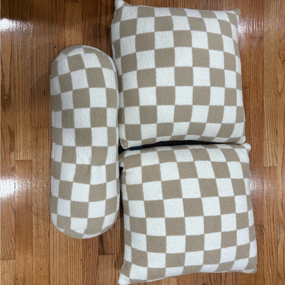 Checkered Tan and White Pillow Set